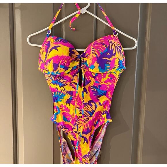 Venus One Piece Swimsuit Size 10 Sweetheart Monokini Lovey Leaves String Sexy - Picture 2 of 4